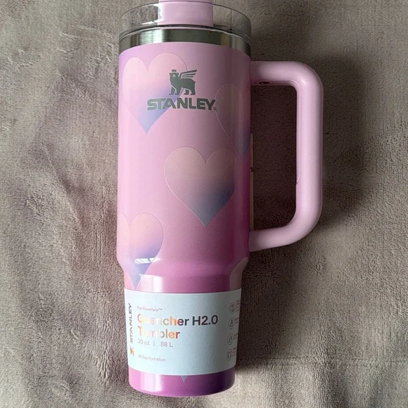 *NWT* Stanley Valentine’s Day 30oz Stainless Steel powder pink heart Gradient - Picture 3 of 11